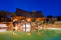 comp_ol-malo-house-pool-at-night